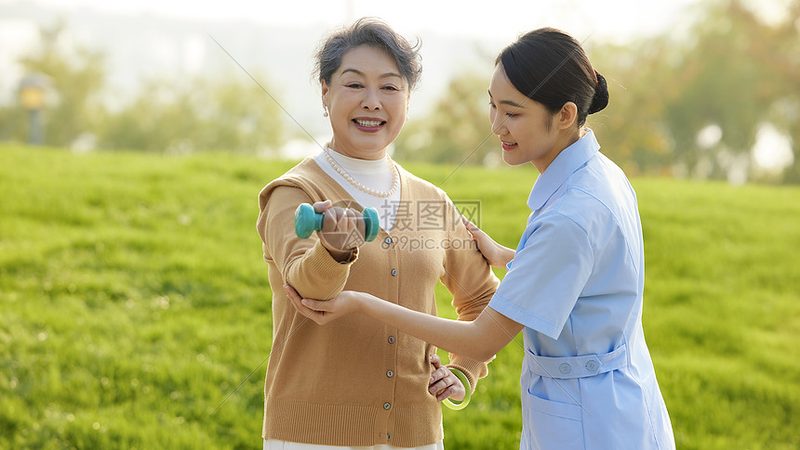 智慧养老平台：价格背后的价值考量