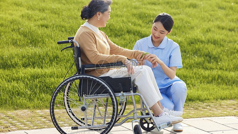 成都日间照料中心加盟：政策解读与加盟要点**