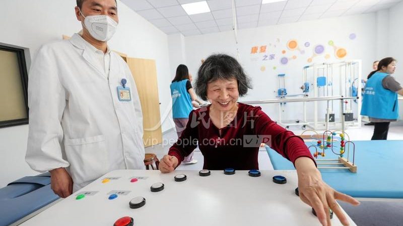 高端家庭陪护服务，揭秘其核心价值与服务内容**